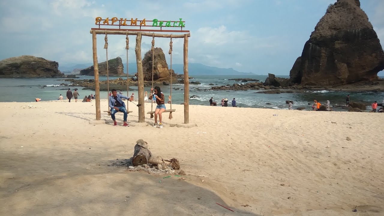  Tempat  Rekreasi  Keluarga Murah Pantai  Papuma Jember Jawa 