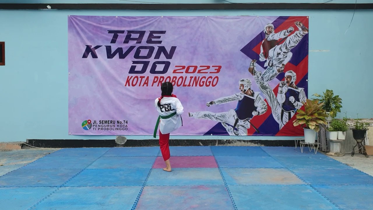 CADET_PUTRI_ POOMSAE_KOTA PROBOLINGGO_ IEGLESSIA YUMEIKO