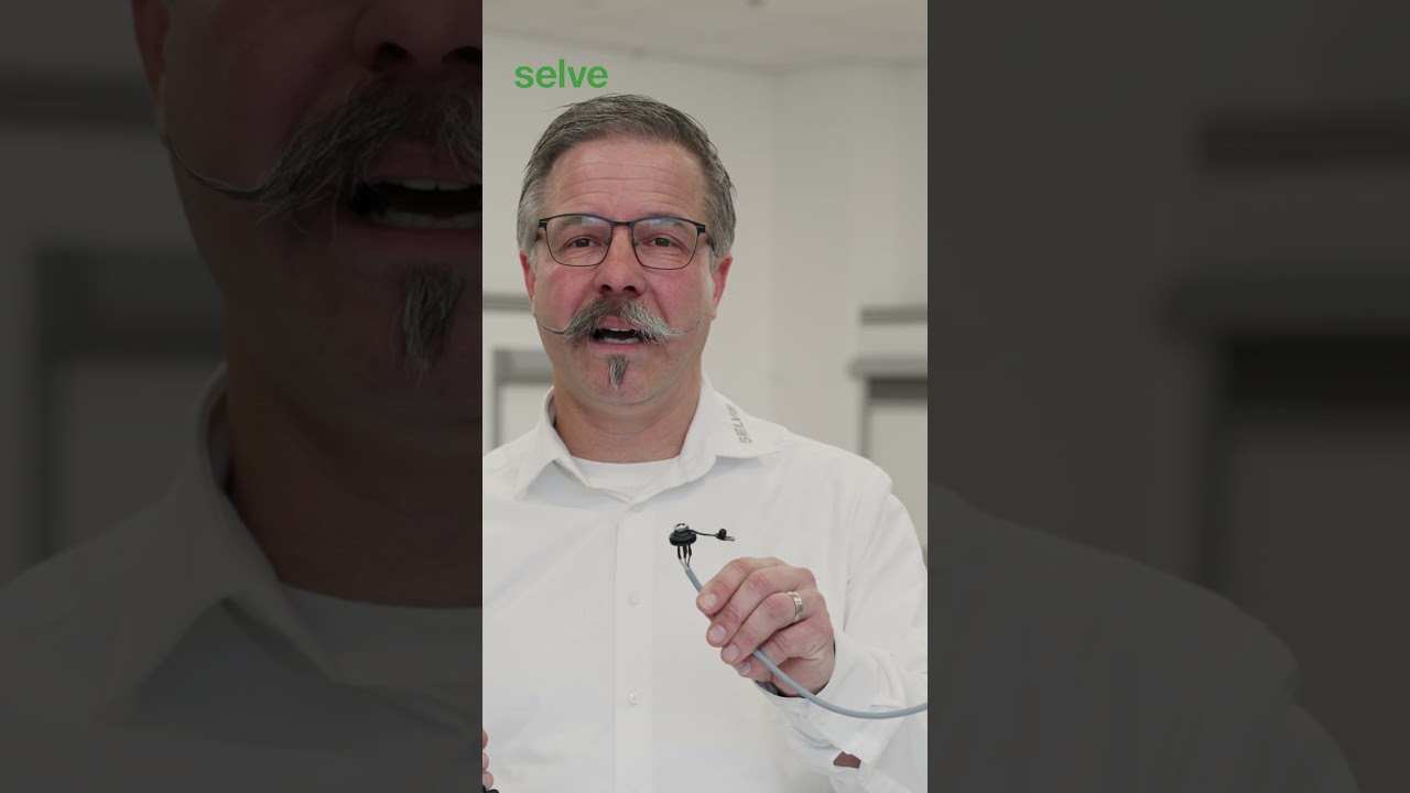 Tankt Sonne, liefert Kraft. SE Solar-com Solarantrieb für Rollläden.