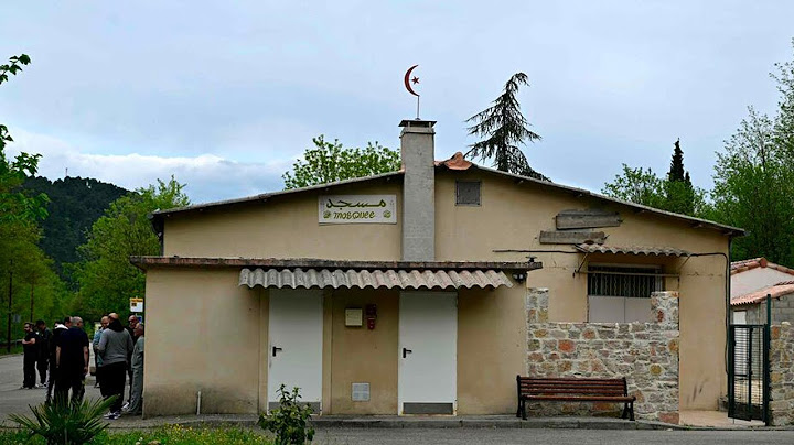 Meurtre dans une mosquée du Gard : le suspect s'est rendu à la police en Italie