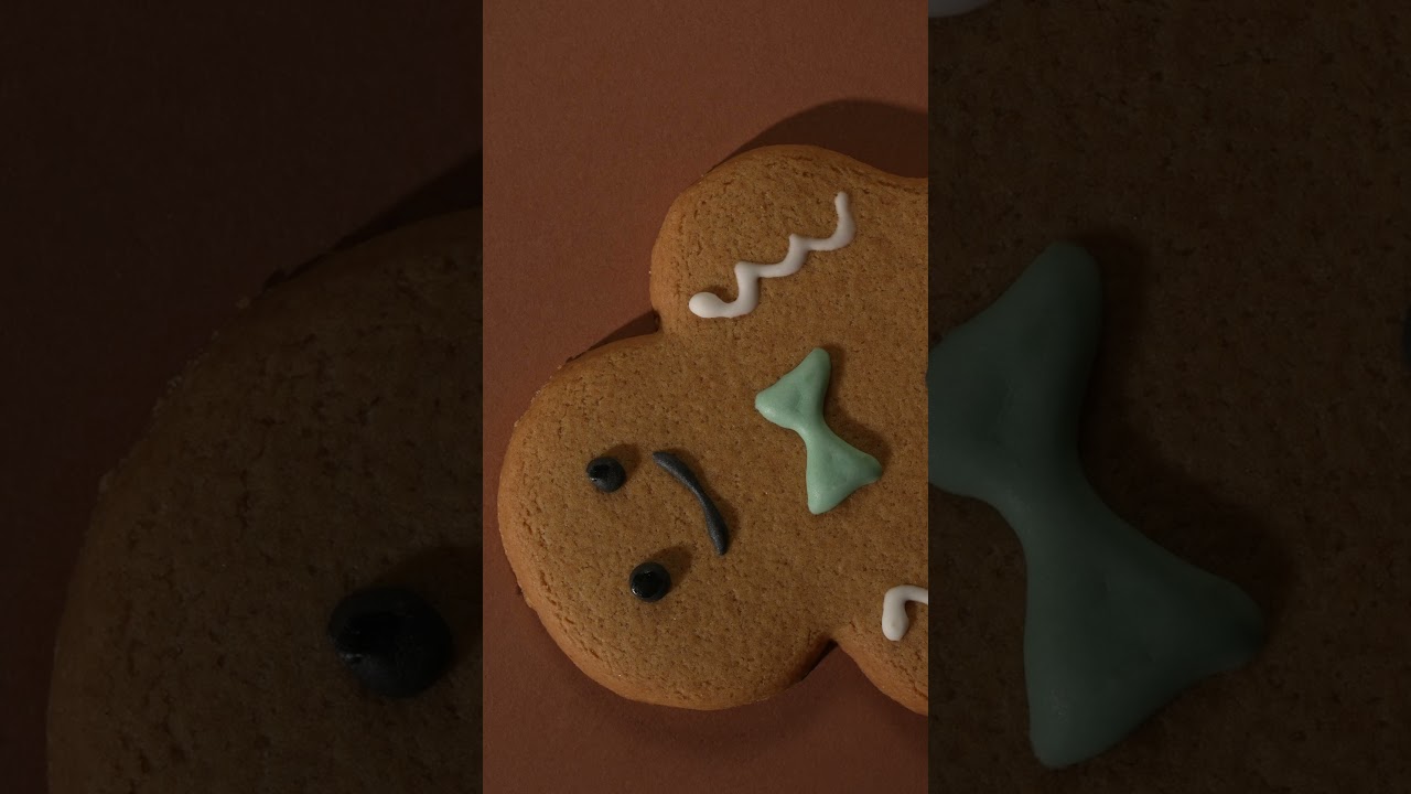 Experience Ginger Biscuit in a cologne and candle.