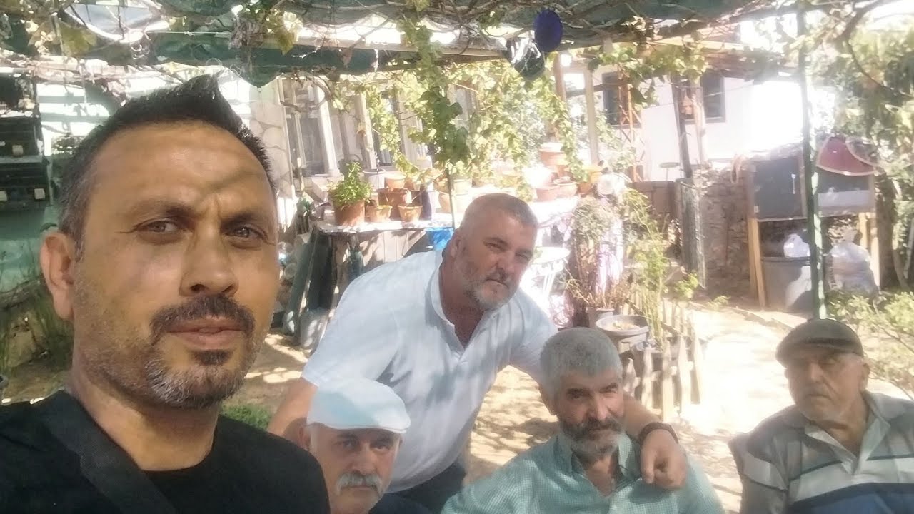 Hint horozu Ayhan zengin cem kilickaya  taksici şefki canakkeli kasap İsmet. İyi seyirler