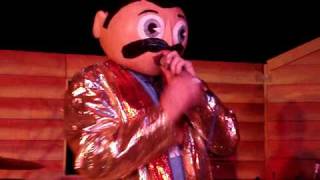 Frank Sidebottom - Everybody Sings Queen