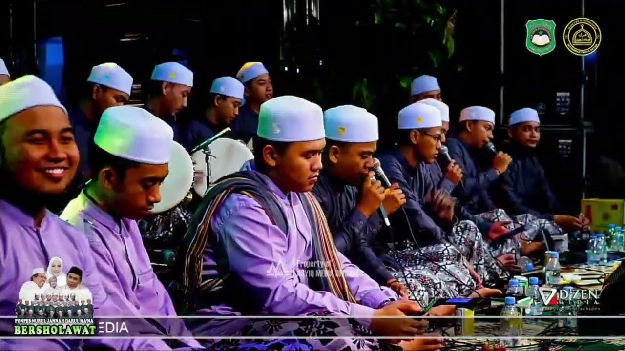 Mushukning yaqindan olingan surati Dushdagi ayolga josuslik va onanizm surati