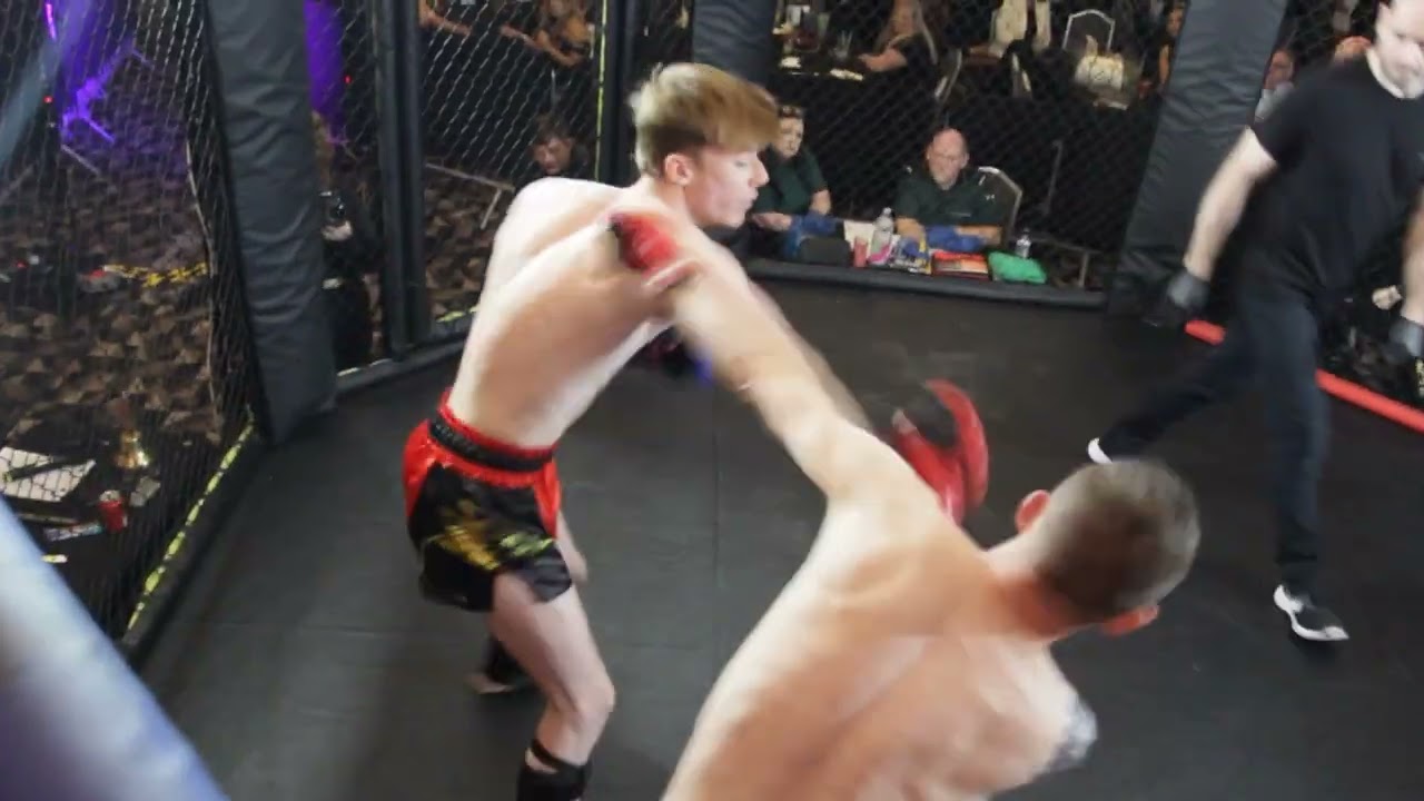 ULTRA MMA   GLASGOW   221124   FIGHT 6   CHRIS MURPHY VS KIERAN COOK