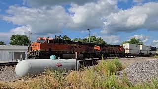 😎 Beautiful BNSF Double-Stack Muscling West!!! 💪🇺🇲💪 (High-Def!)