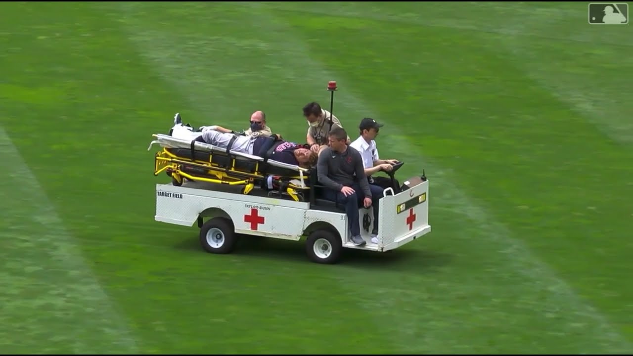 Josh Naylor's frightening collision with Ernie Clement    |  Quick MLB Hits