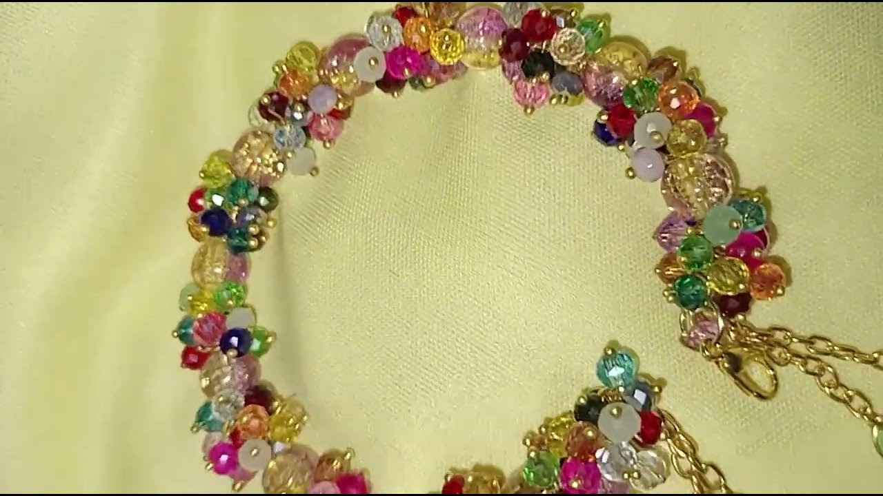 Hand Made malti colour gajra by @alwazpd 