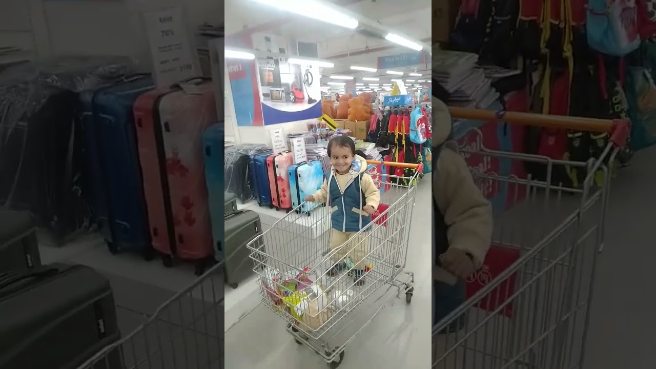 Gauri ki entry in Reliance mall 