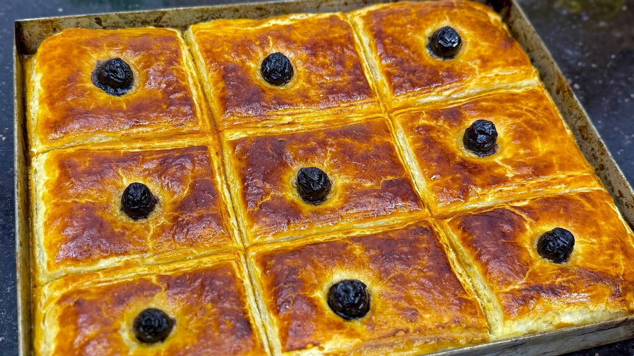 ضاع عمرك وانت تحضريها بالطريقة العادية😱بطريقة مختلفة حضري اسهل بيتزا كوكا مورقة ومقرمشة بكل الاسرار