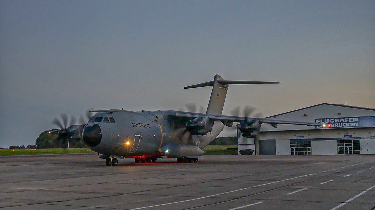 Full Luftwaffe A400M startup and takeoff with paratroopers