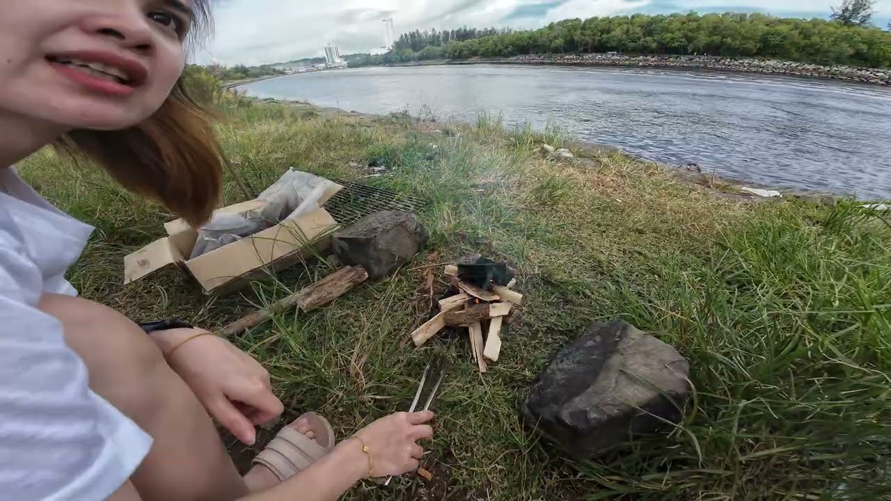 Life's a picnic, might as well enjoy it. || Pulau Melayu Miri