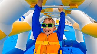 Vlad i Niki odkrywają atrakcje dla dzieci w Dubaju