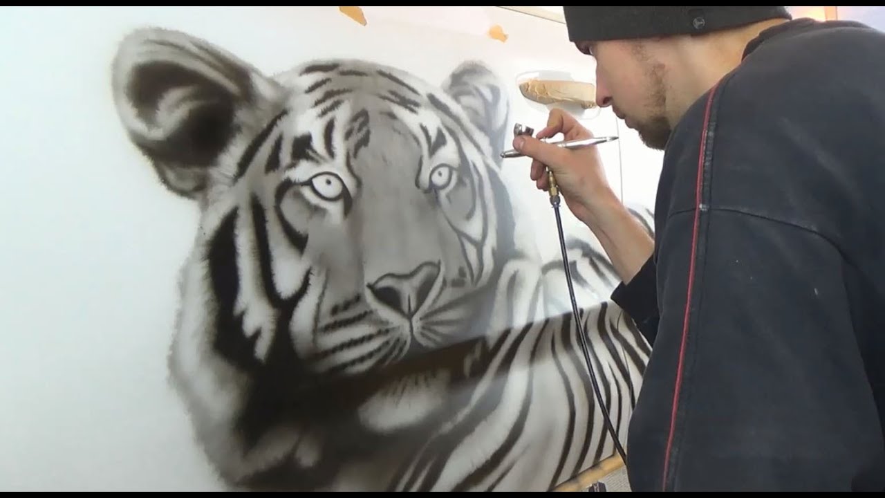 Download White tigers on Citroen Xsara Picasso - aerograf airbrush custom painting