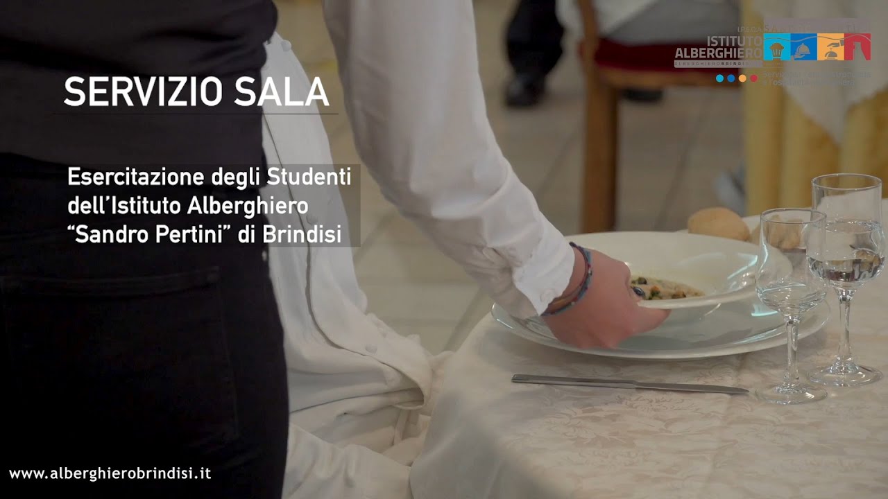 ISTITUTO ALBERGHIERO DI BRINDISI - Esercitazione nel Laboratorio di Sala.