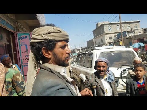 مجنون يمني يوجه رسائل مهمة لجميع الناس