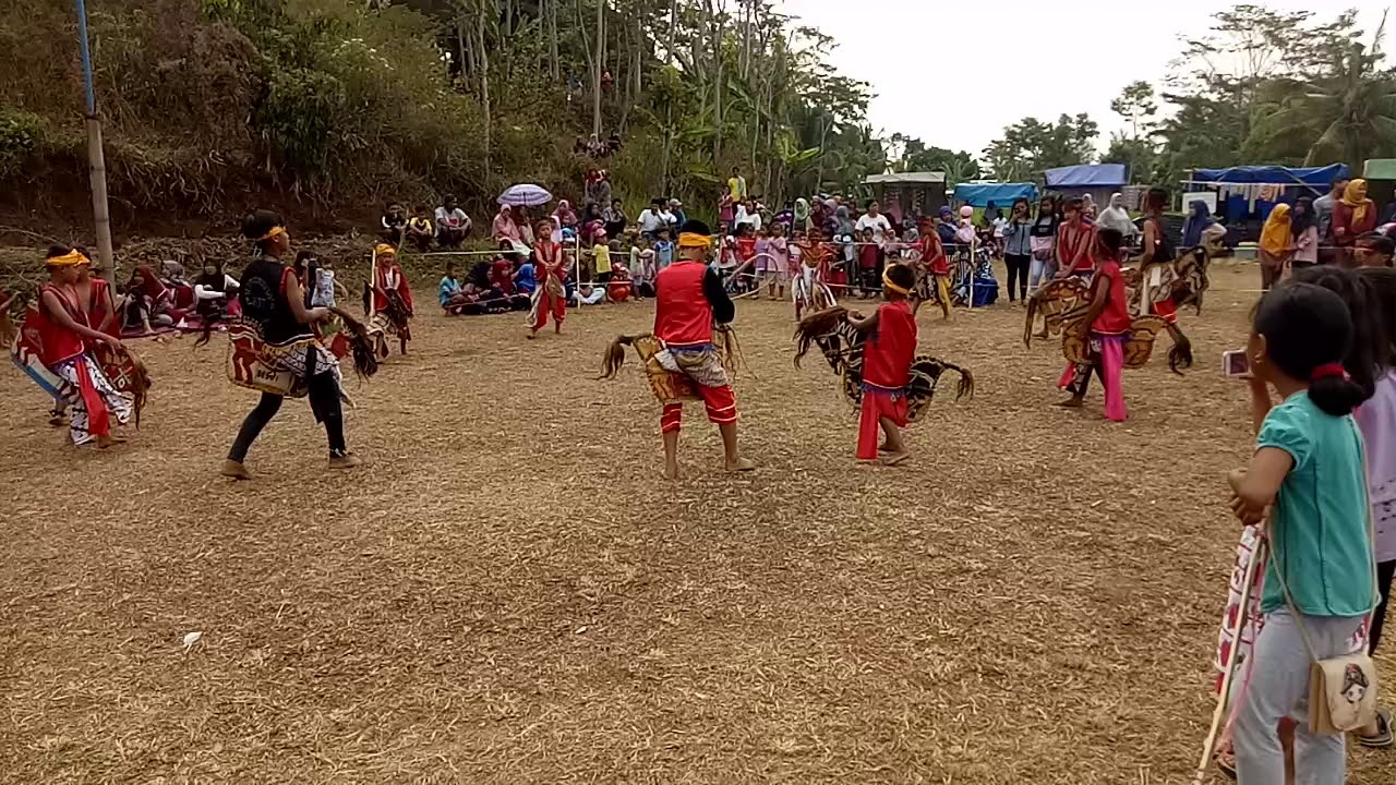 Kesenian KUDA LUMPING, MARGO LARAS Di Jeplak Bendosari plantungan Kecamatan Kendal