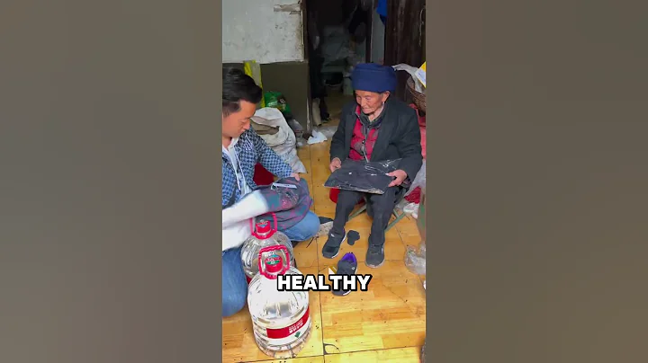 Very Lonely Granny Surprised by A Stanger Young Man ❤️ #hearttouching #kindness #heartwarming