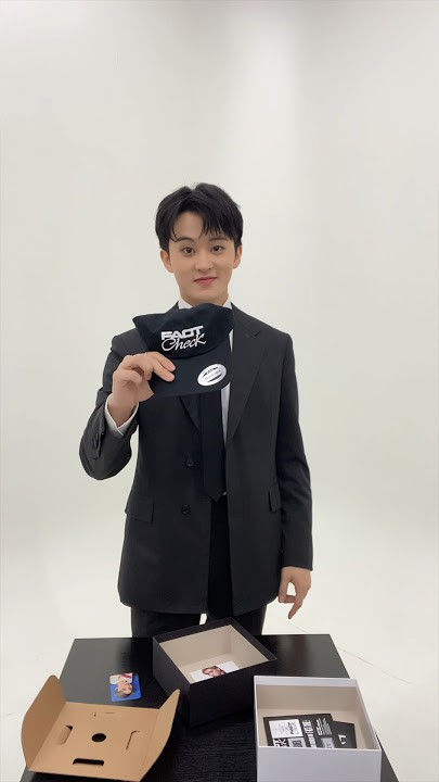 🐯MARK Unboxes NCT 127 - The 5th Album 'Fact Check' Deluxe Box!