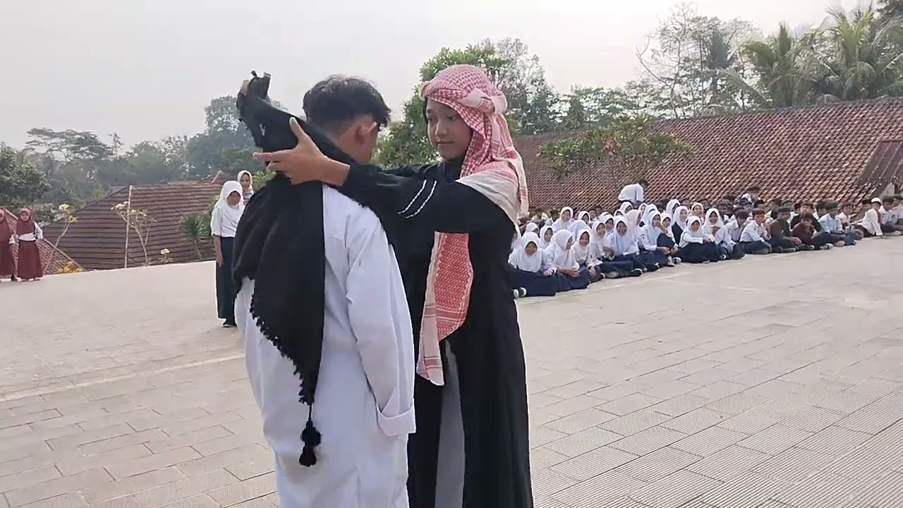 LOMBA FASHION SHOW. Memperingati Maulid Nabi Muhammad SAW