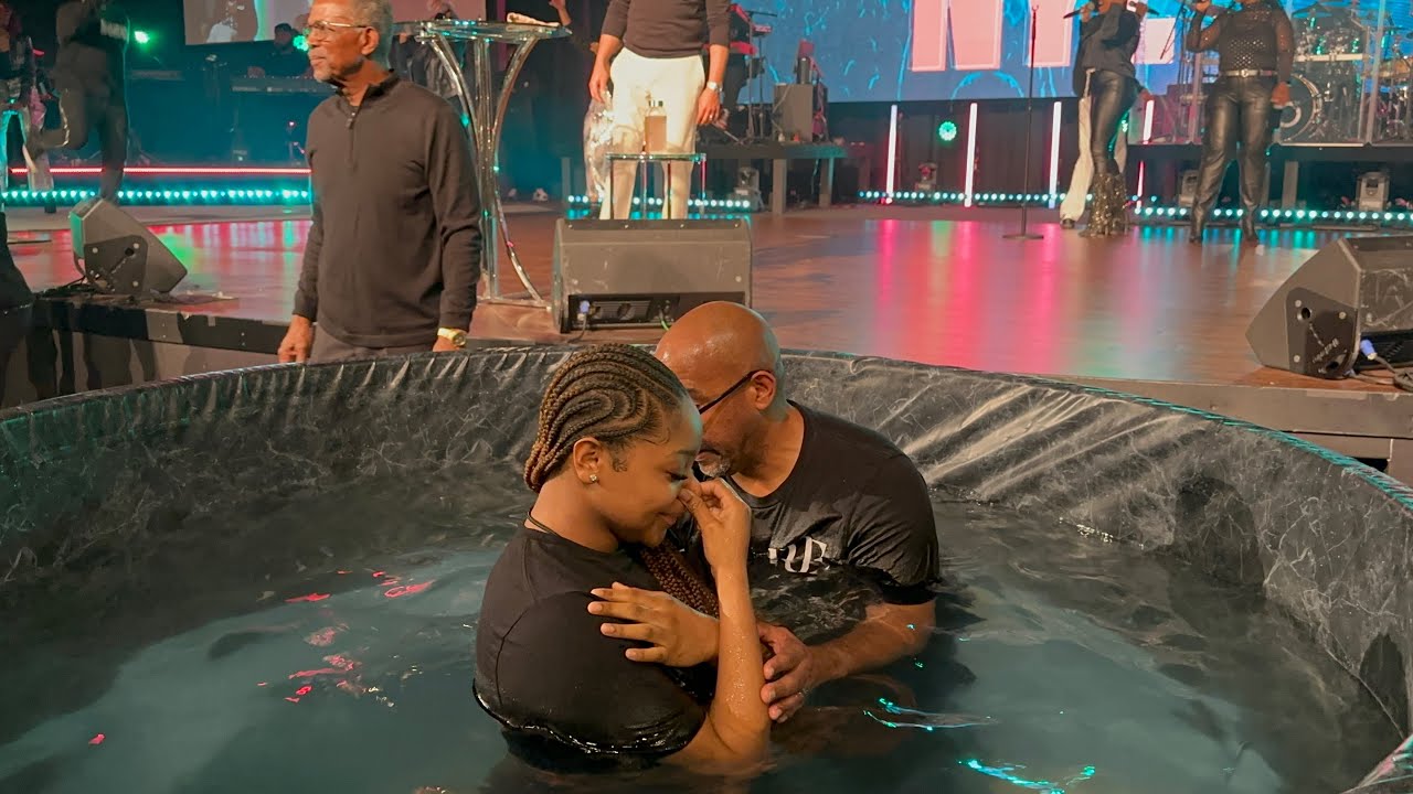 Blessiny Deronette fè premye pa nan lavi’l..Li batize December 31 2023…Tout glwa pou Bondye…