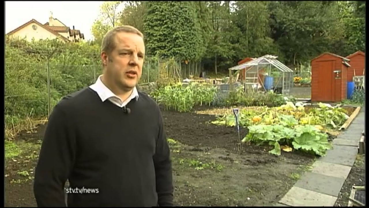 Local mans vegetables ruined after sewage blockage - STV News
