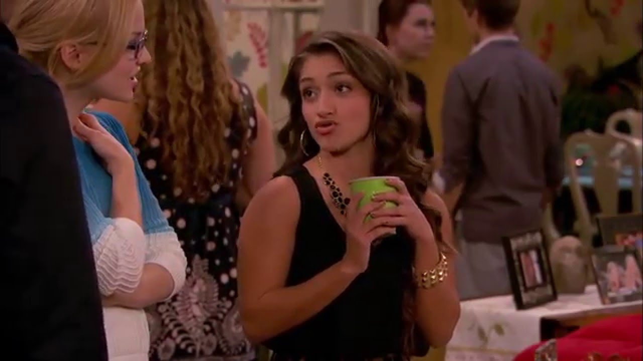 Liv and Maddie  | Liv's vriendin South | Disney Channel BE