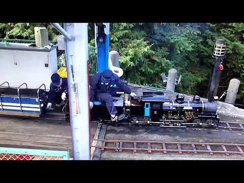 シェイ式蒸気機関車が走るミニ登山鉄道】併用軌道、80‰急勾配