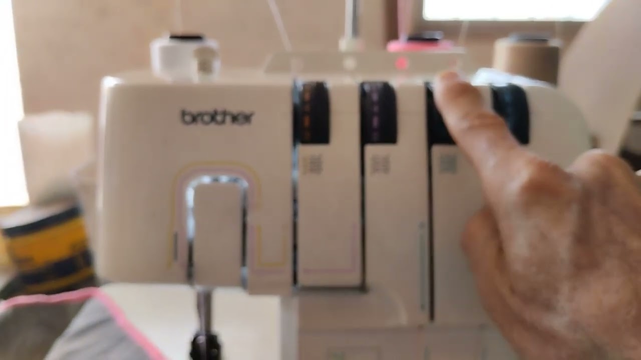Máquina over lock brother 3034D. Altura barra aguja y ajuste de tensiones.