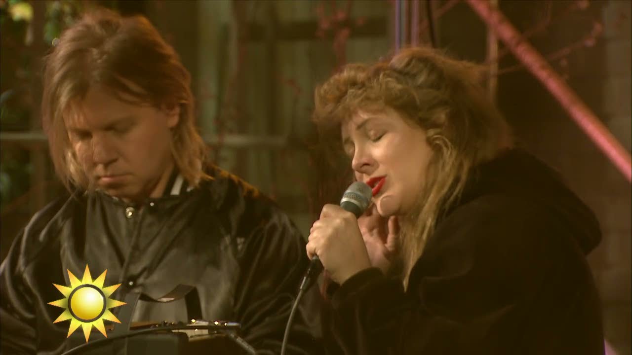 Niki & The Dove - Play it on my radio (Live) - Nyhetsmorgon (TV4)