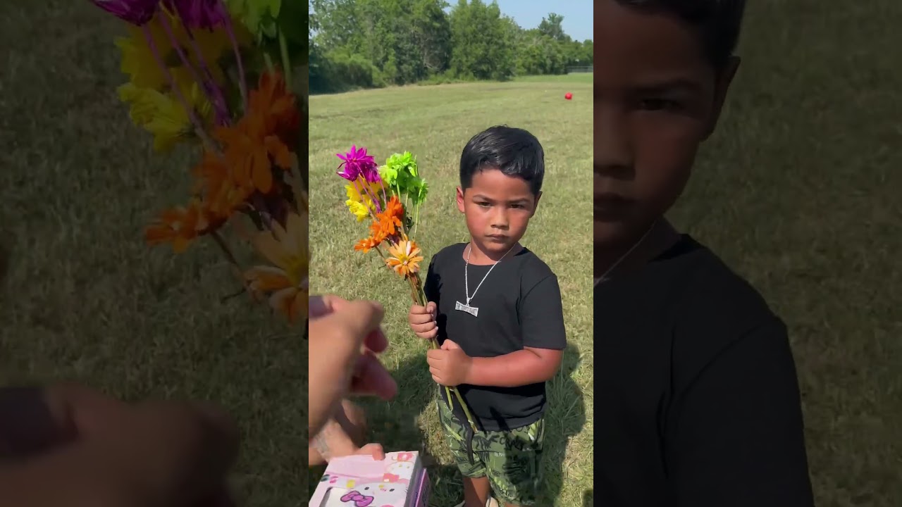 Mom catches dad teaching son how to surprise his crush 