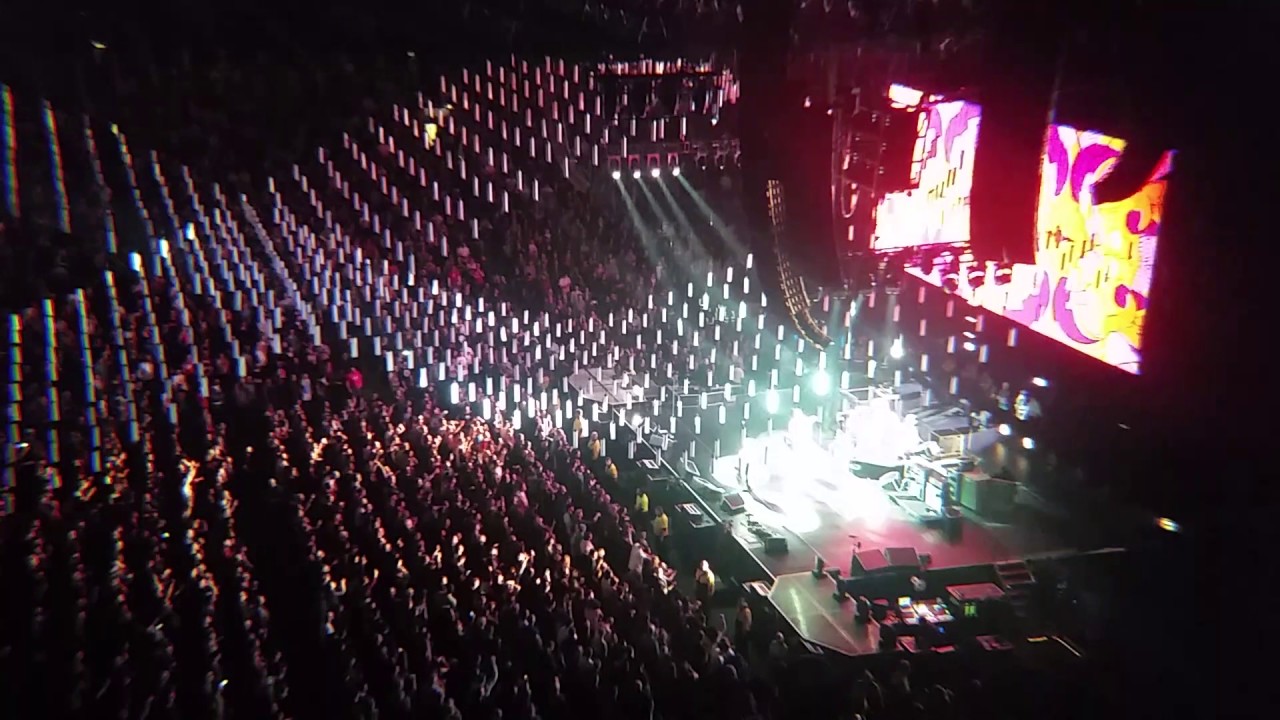 Red Hot Chili Peppers GIVE IT AWAY February 4 2017 Toronto YouTube