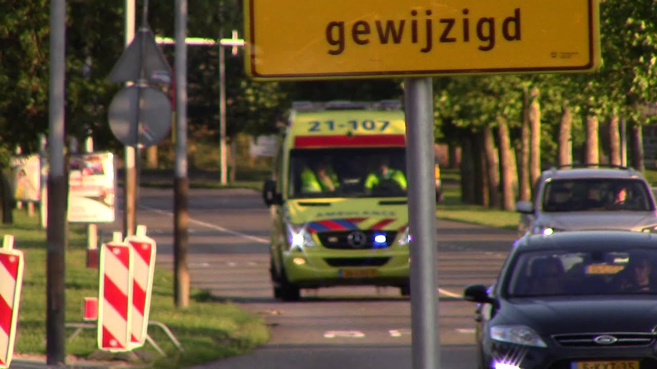 ambulance 21107 a1 melding in vlijmen YouTube ambulance 21107 a1 melding in vlijmen YouTube