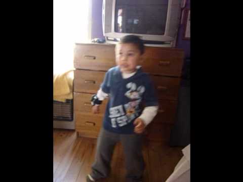 m hijo bastian bailando