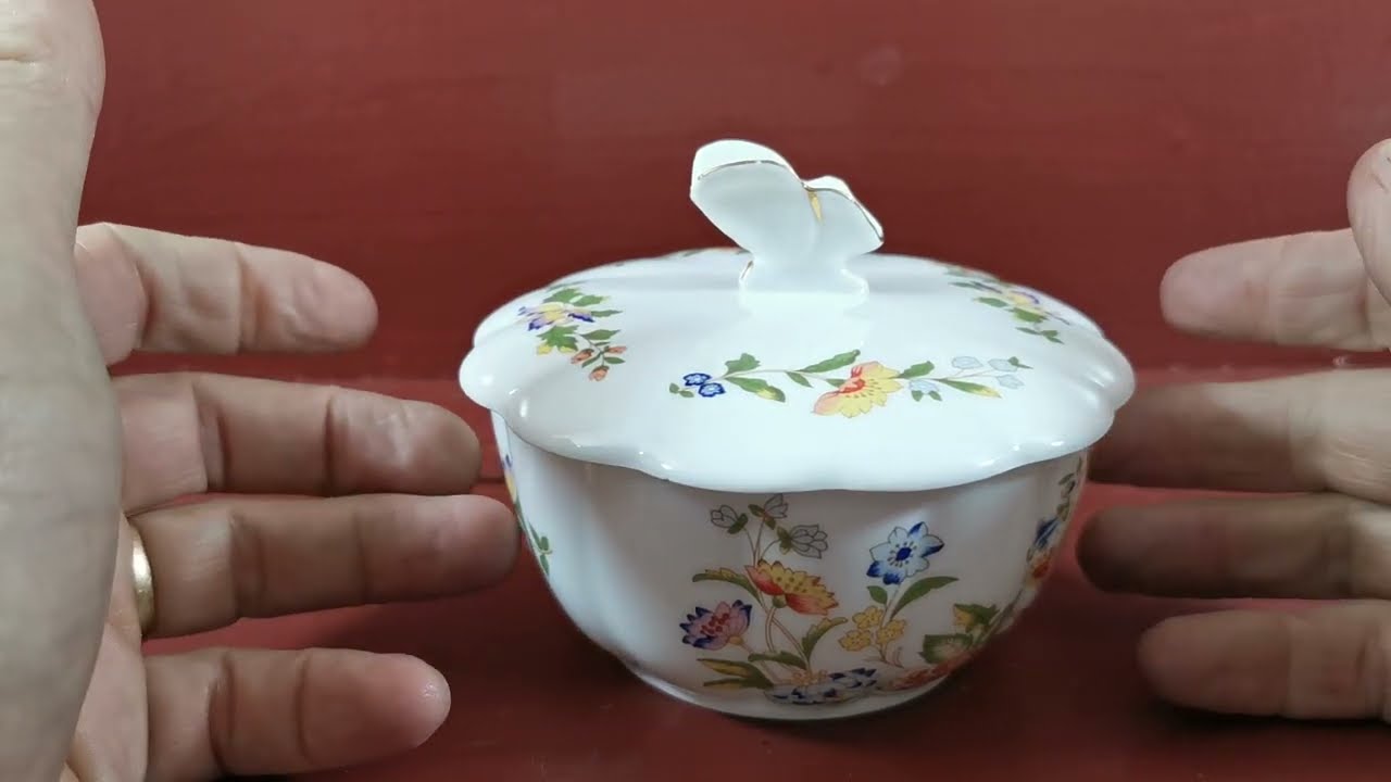 Aynsley China - エインズレイ　豚の親子 Vintage Aynsley China Small Serving Bowl With Matching