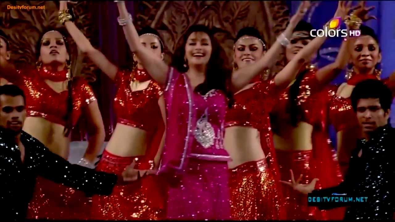 Мадхури танцует на шоу UMANG 2012!!! (Madhuri Dixit performance in Umang)
