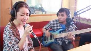 Download lagu [FRIDAY I'M IN LOUNGE] Barry Likumahuwa & Adinda Shalahita - Every Little Step