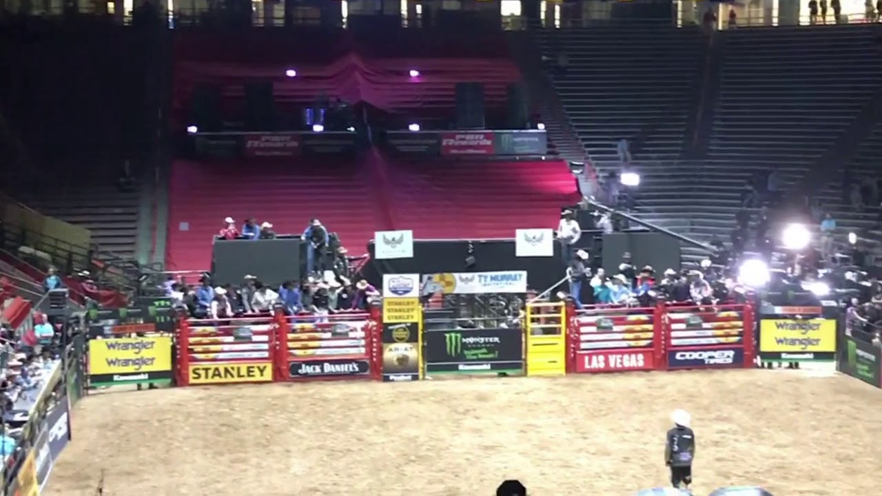 PBR rodeo ( one of the best times of my life ) - YouTube