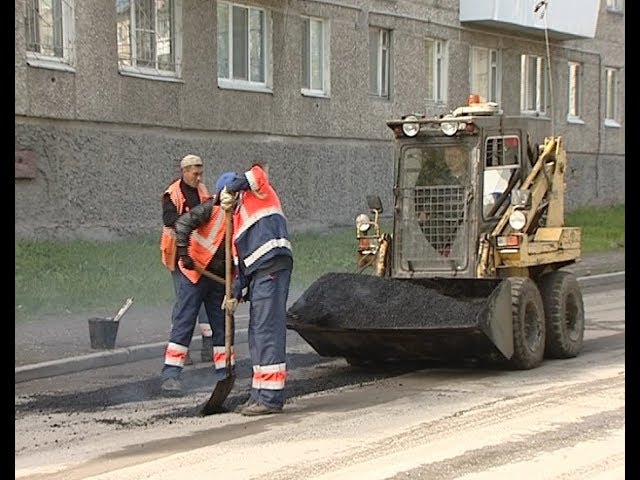 В городе продолжаются ямочные ремонты