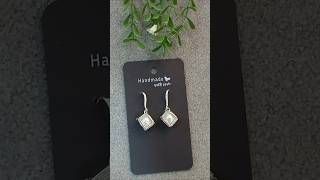 DIY square shape earrings from pearls and long glass beads #hangingearrings #handmadeearrings #diy