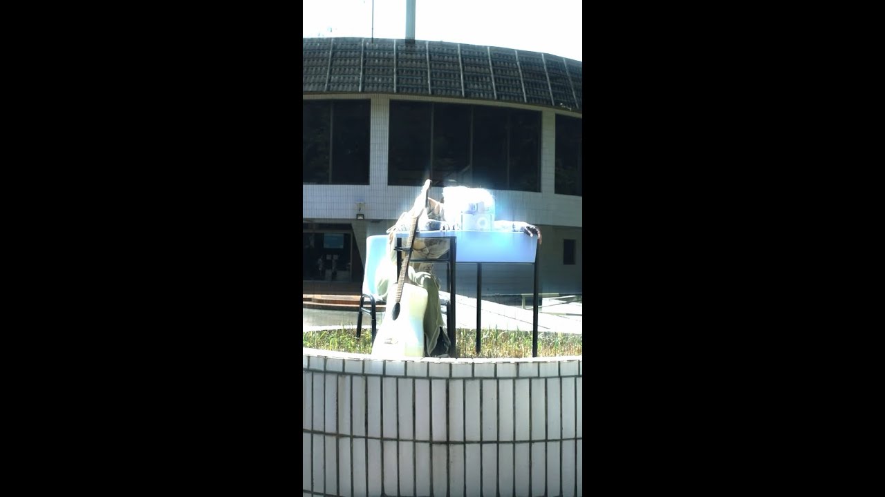 yeule - Nuclear War Post X̷̨̬̜̠͔̼̩̰͇̩̋̊̎́̏́̊̀͘͝ (Official Visualiser)