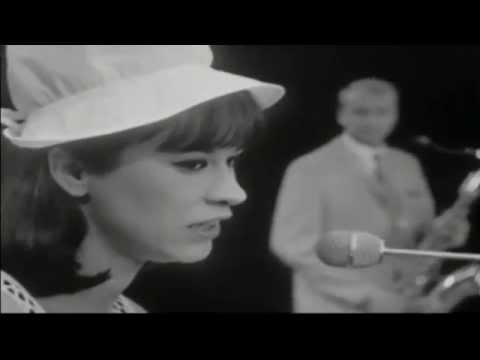 1965 • Astrud Gilberto • The girl from Ipanema