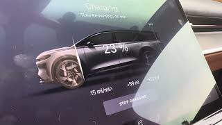 Lucid Gravity Maxing out Tesla V4 supercharger at 419kW