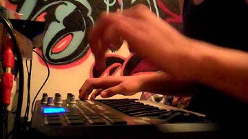 making a beat MPK25 Super Instrumentals