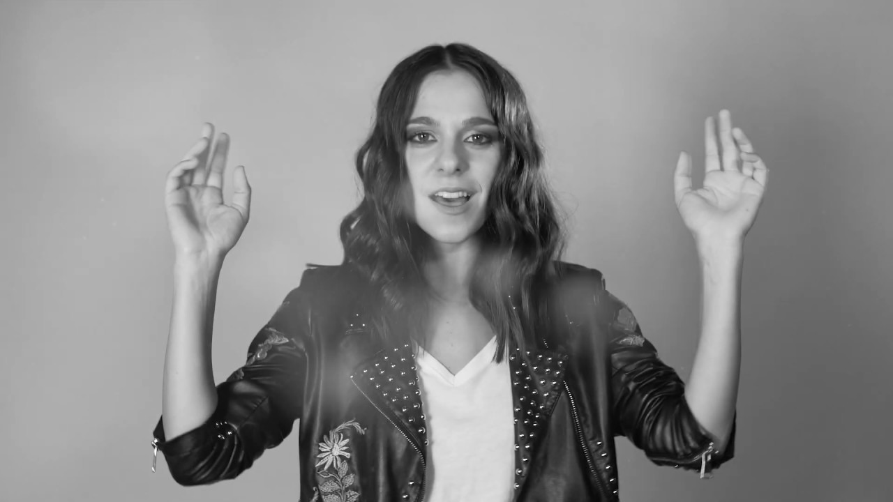 Giulia Mutti - Lontana (Official Lyric Video)