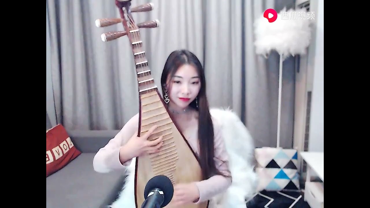 青青琵琶演奏《琵琶行》古风歌曲，太好听了！