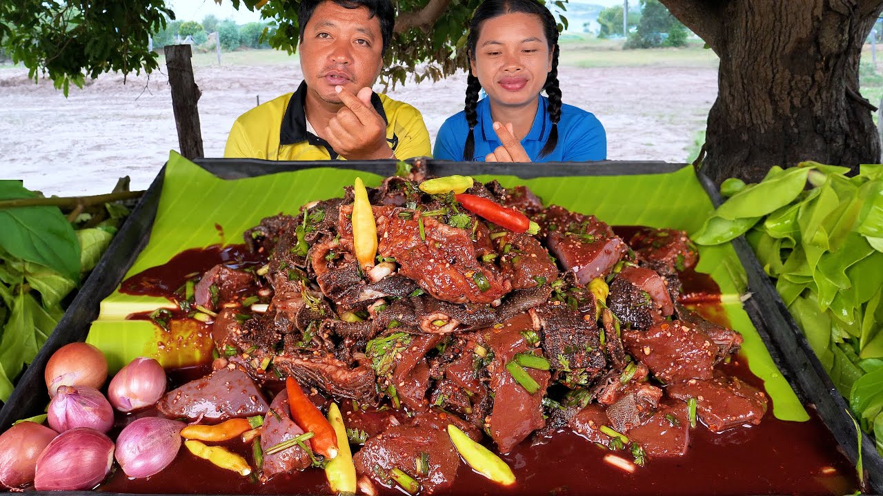 ก้อยตับรสเด็ด พร้อมสามสิบกลีบ หย้ำกรุบๆแกล้มลูกโดดเผ็ดๆ