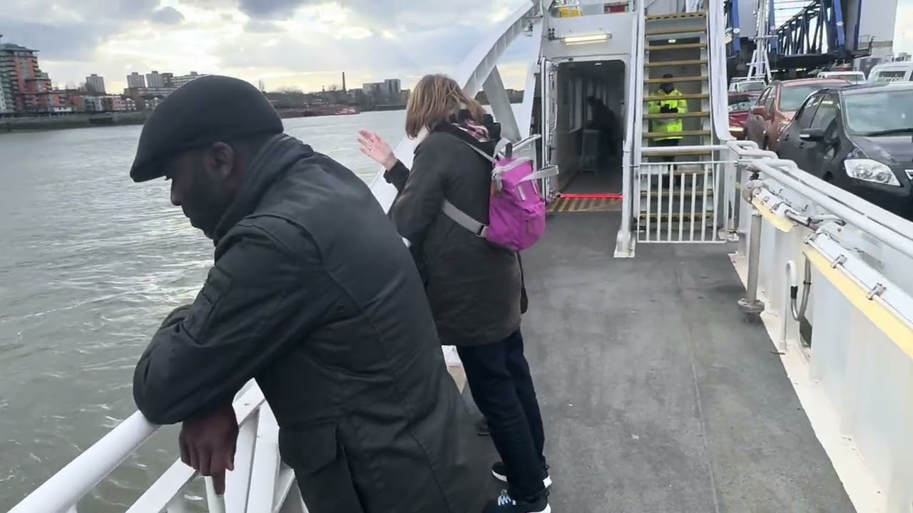 Woolwich Ferry / walking through Tunnel (under water)
