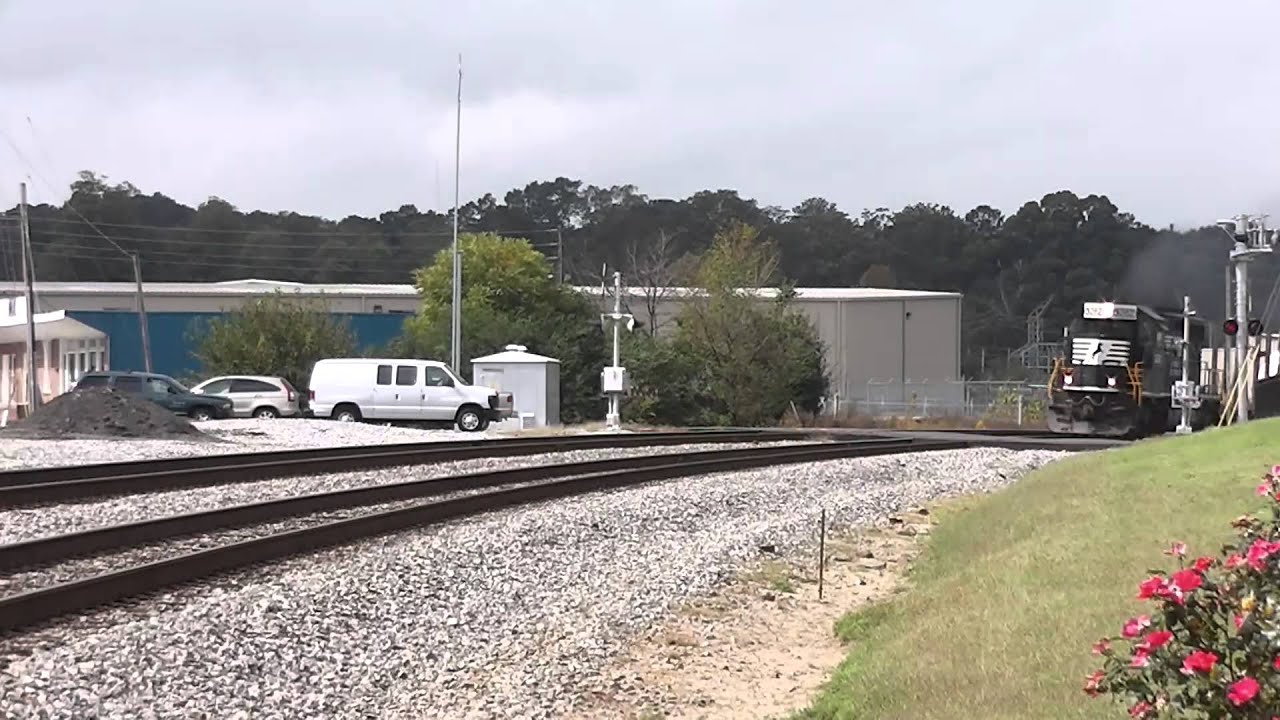 Norfolk Southern Eastbound Local Freight Train#NS Austell,Ga. - YouTube