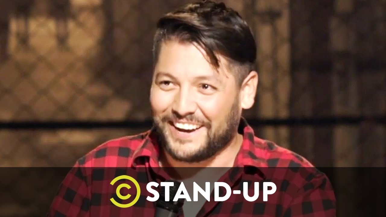 Luiki Wiki | Bar Central | Comedy Central México - YouTube